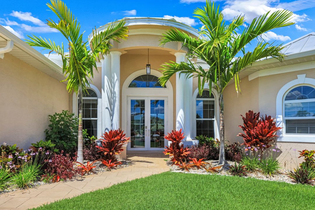 3710 SE 18th Pl, Cape Coral, FL 33904
