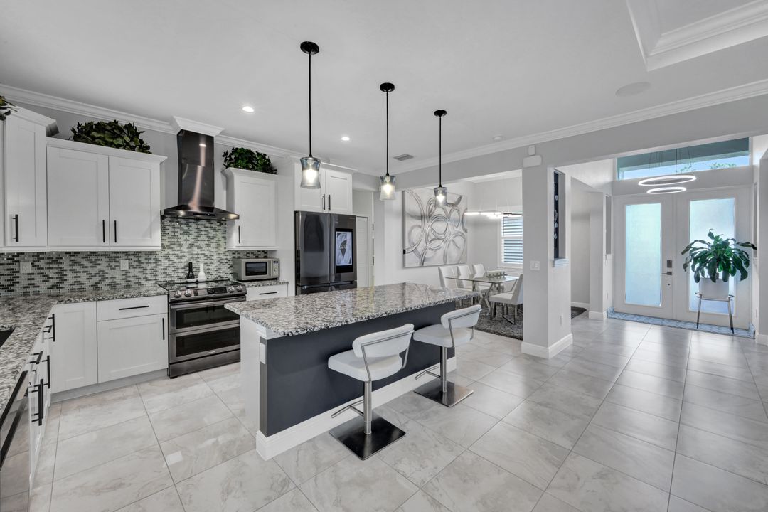 2552 52nd Ave NE, Naples, FL 34120