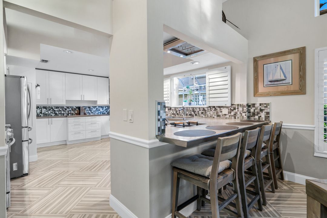 10366 Quail Crown Dr, Naples, FL 34119