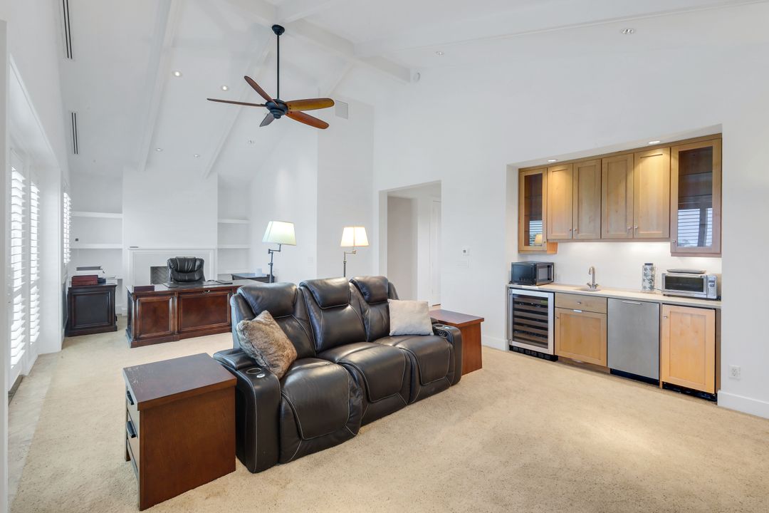 834 Hideaway Cir W, Marco Island, FL 34145