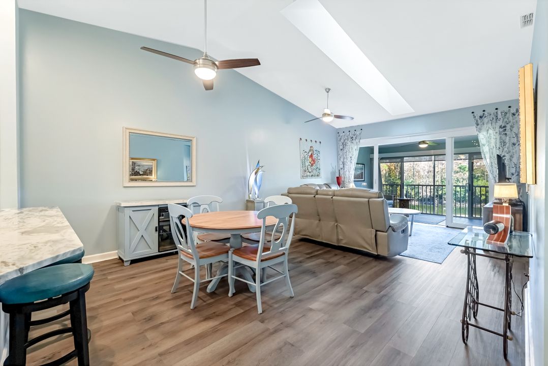 524 Lake Louise Cir #504, Naples, FL 34110