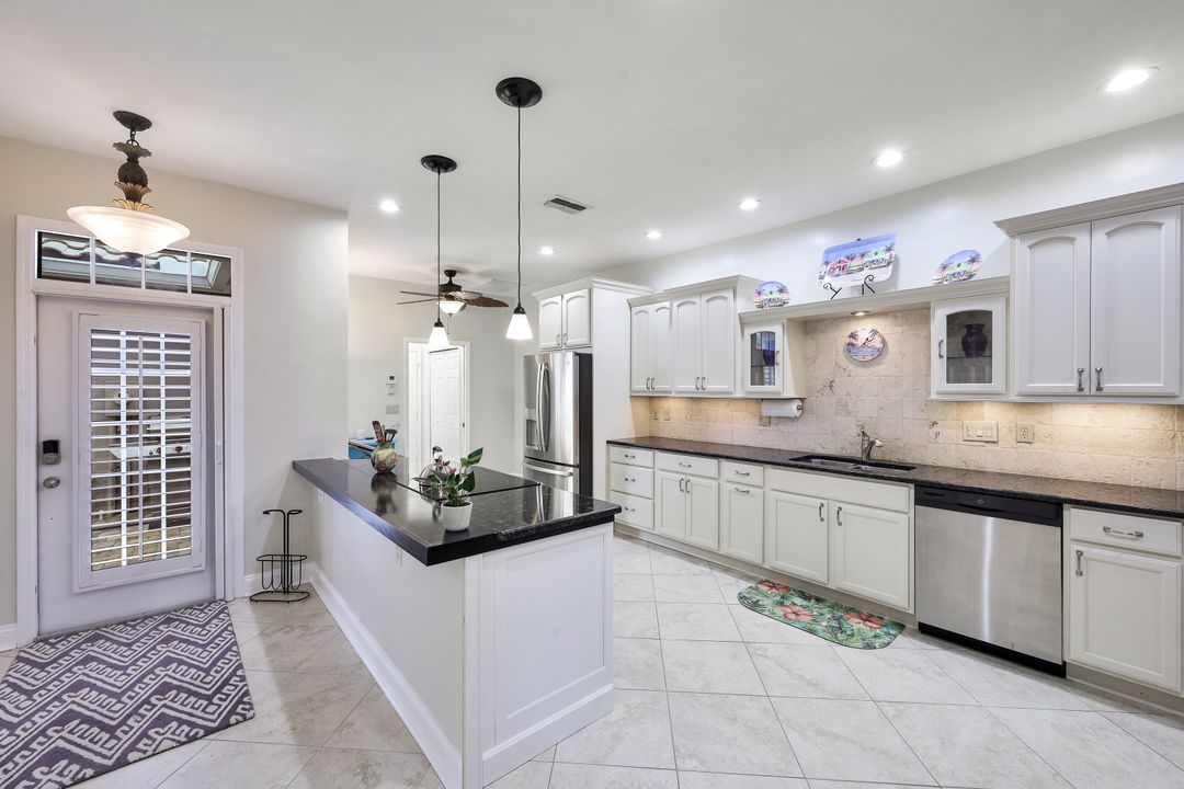 3411 Wildwood Lake Cir, Bonita Springs, FL 34134