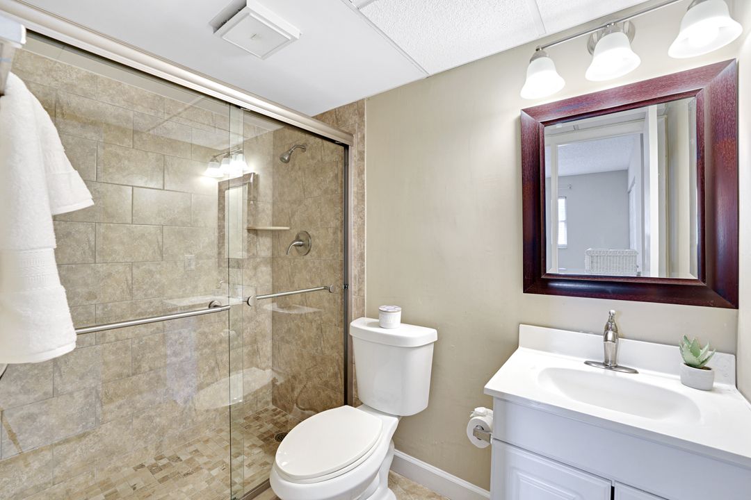 170 Turtle Lake Ct  #109, Naples, FL 34105