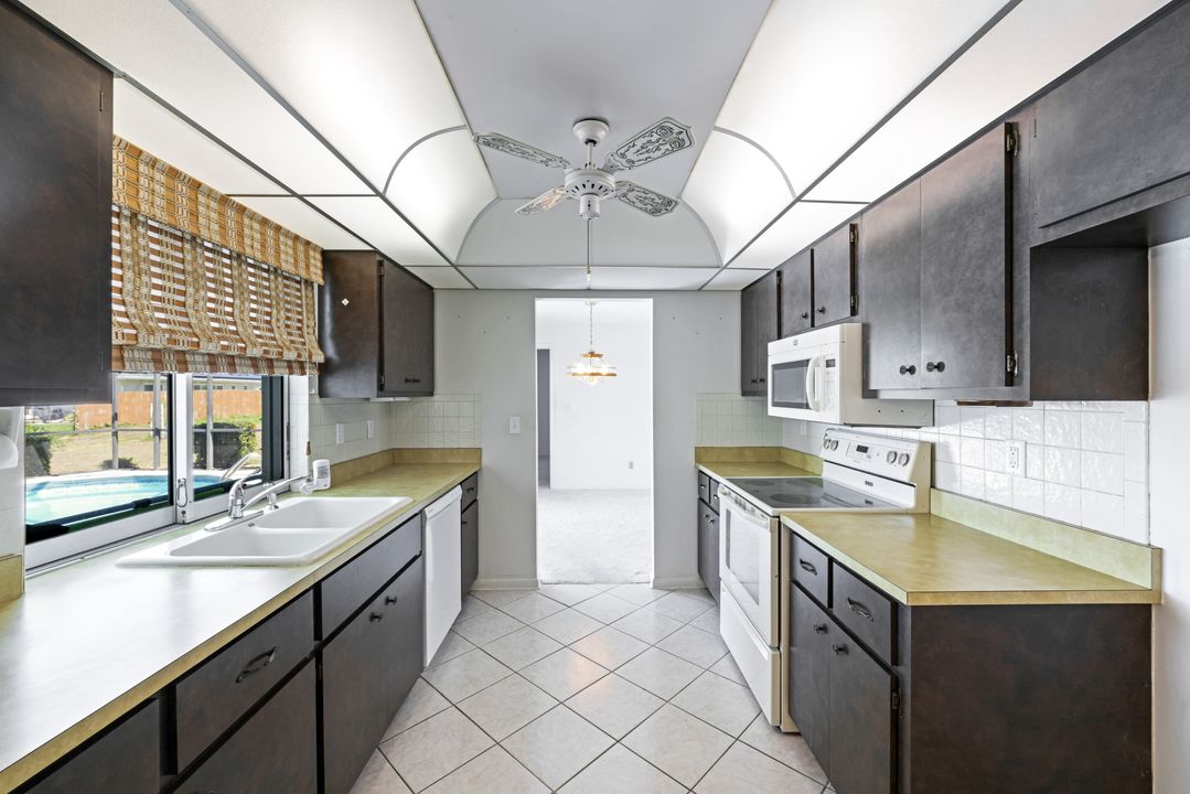 1741 SE 29th Ln, Cape Coral, FL 33904