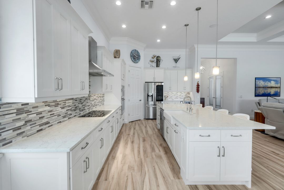 9259 Fieldstone Ln, Naples, FL 34120