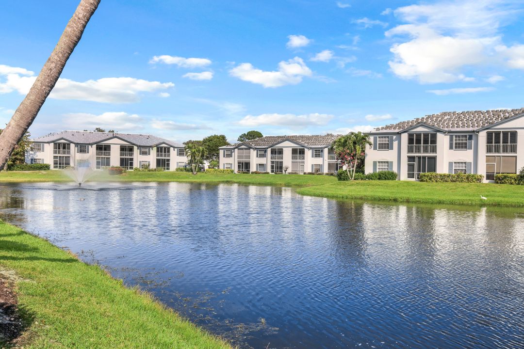 832 Tanbark Dr #104, Naples, FL 34108