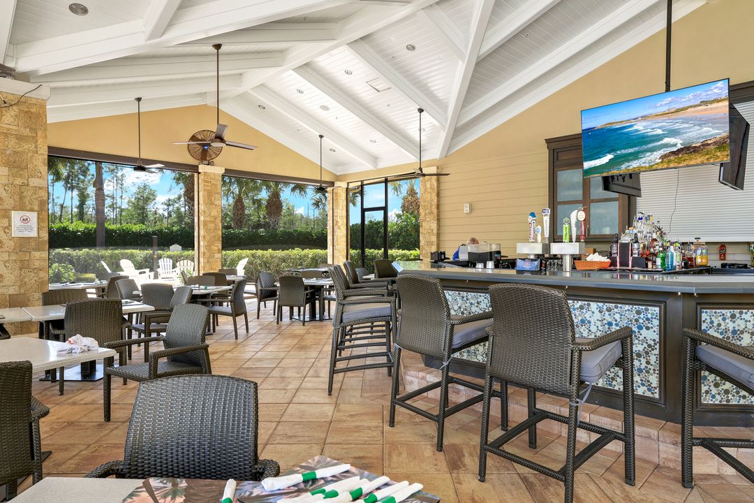 7113 Live Oak Dr, Naples, FL 34114