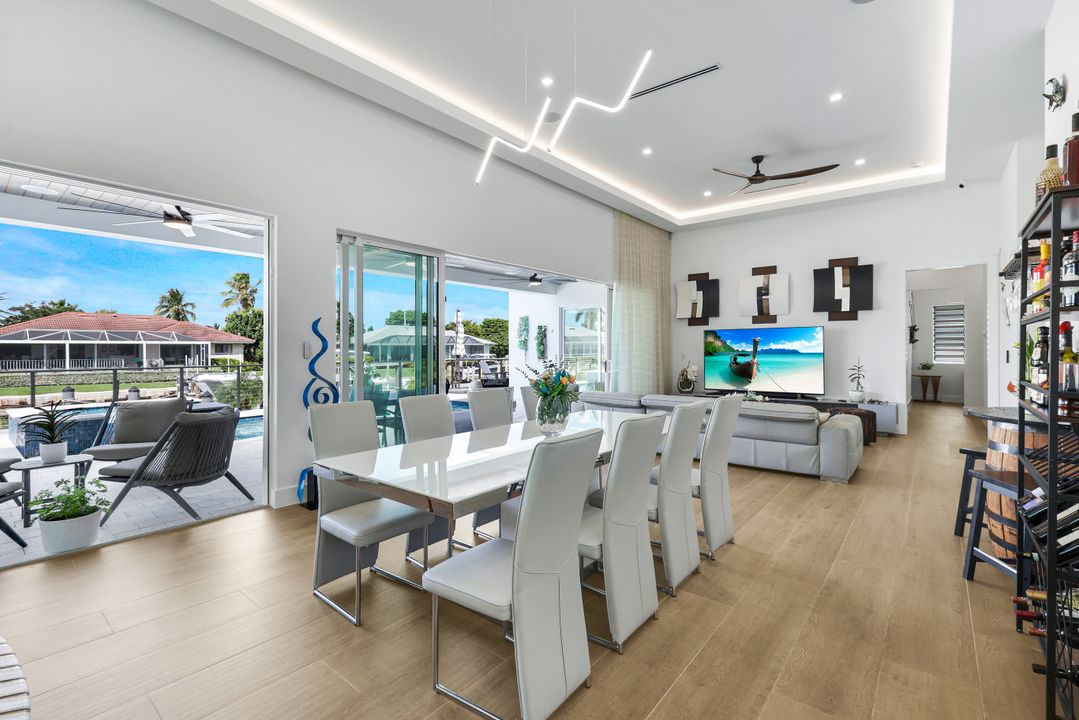 919 Juniper Ct, Marco Island, FL 34145