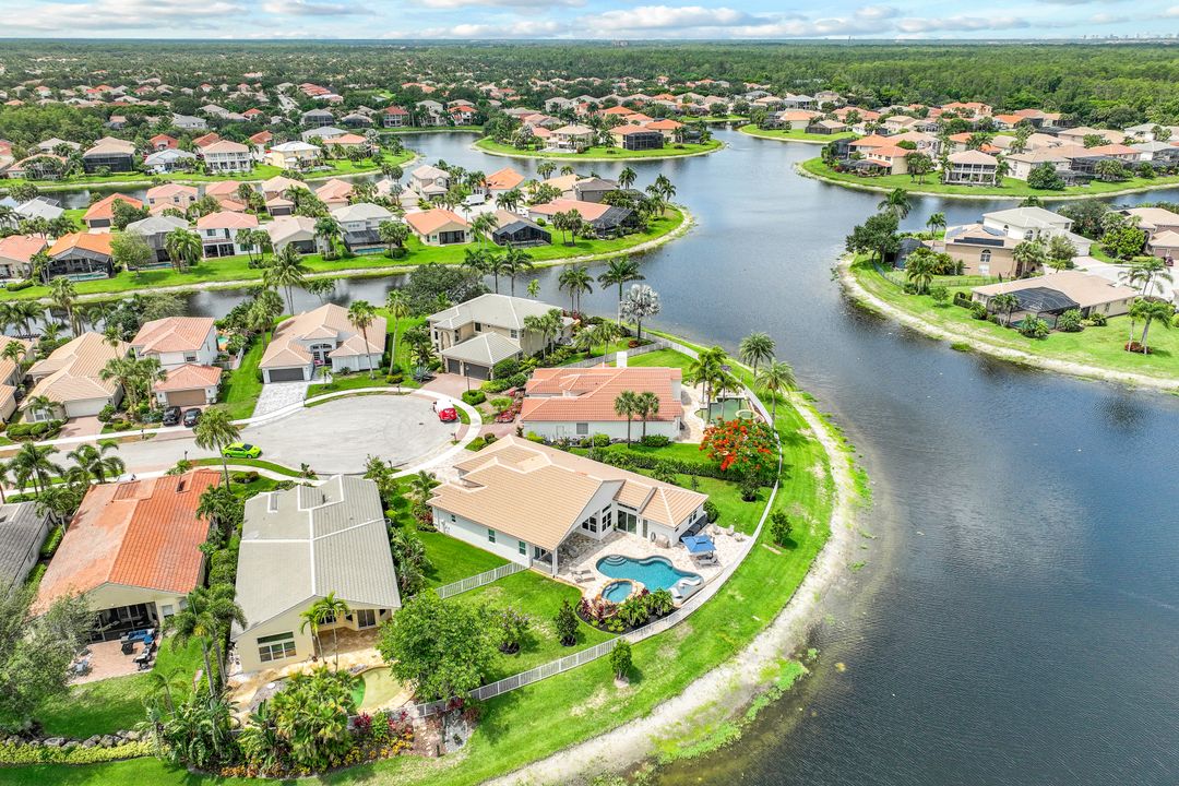 2179 Canary Island Cove, Naples, FL 34119