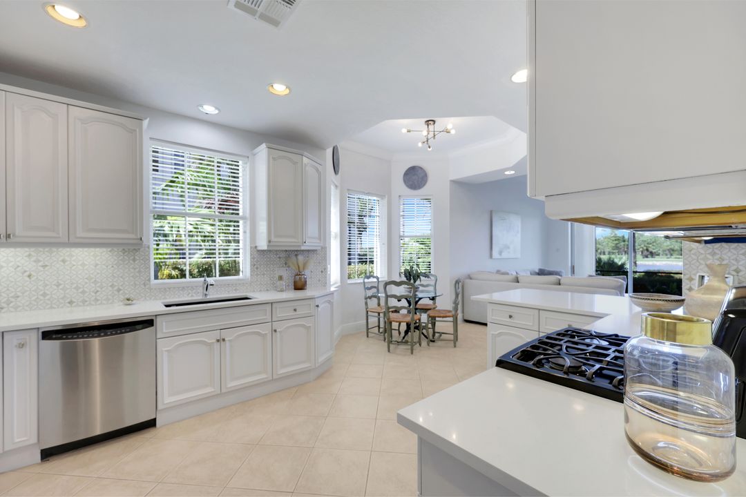 3695 Montreux Ln #101, Naples, FL 34114