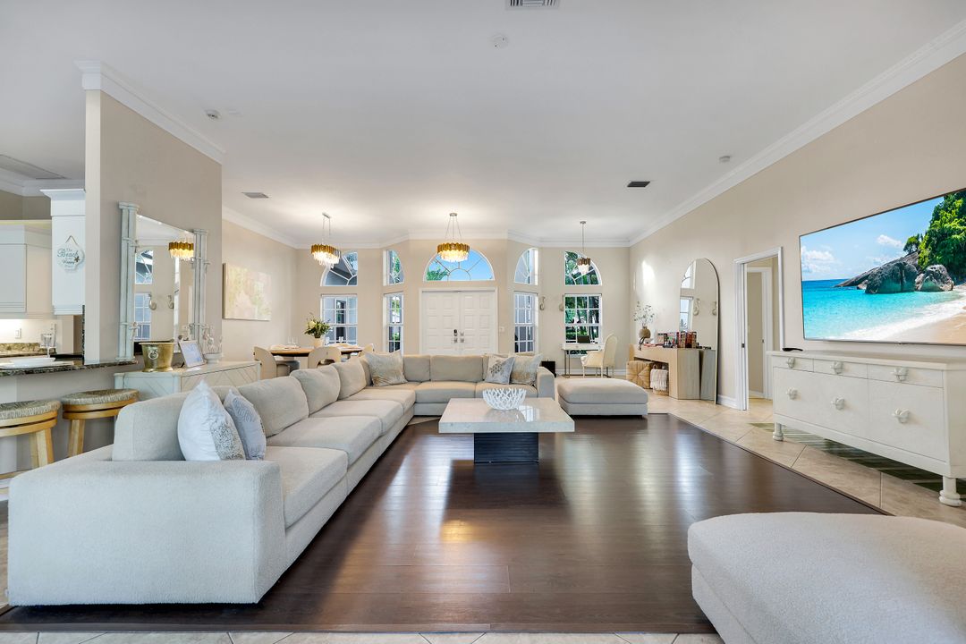 778 95th Ave N, Naples, FL 34108
