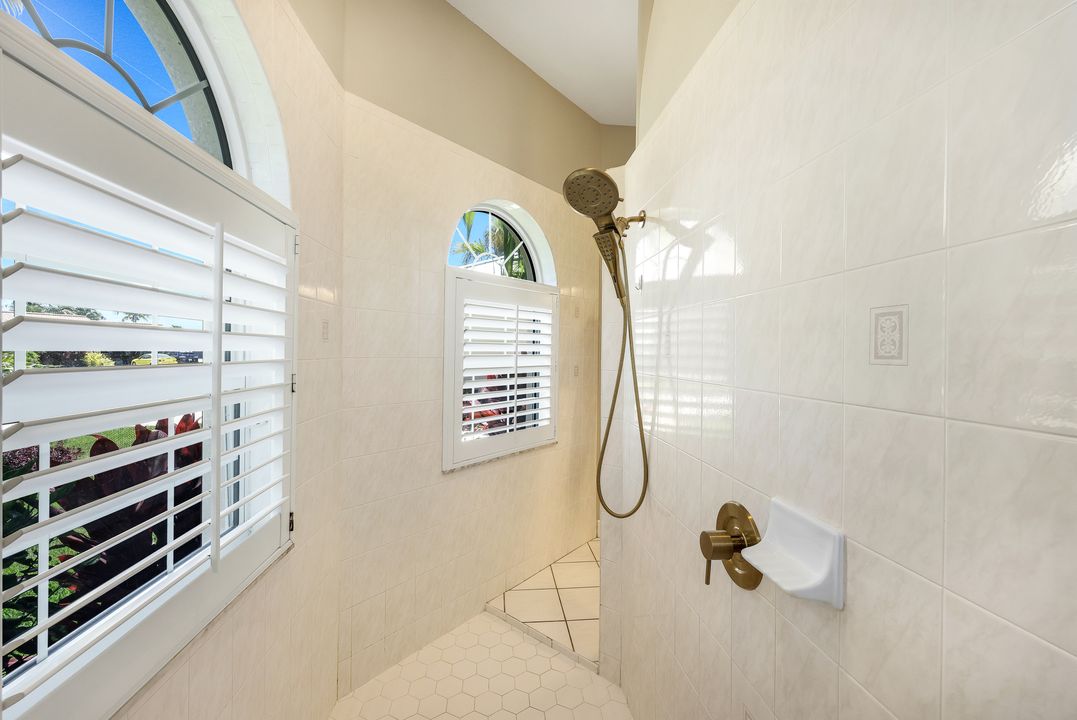 3710 SE 18th Pl, Cape Coral, FL 33904