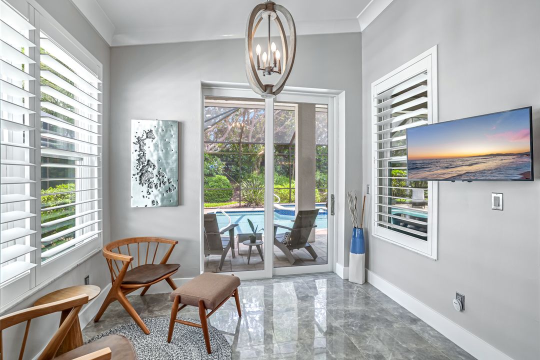 8844 Ventura Way, Naples, FL 34109