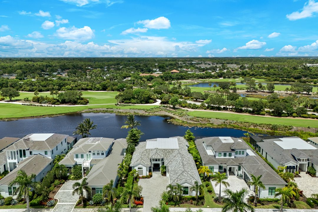9937 Montiano Dr, Naples, FL 34113