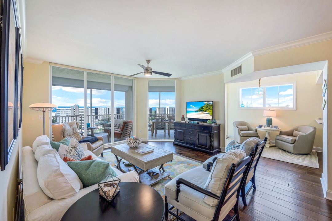 315 Dunes Blvd #PH-6, Naples, FL 34110