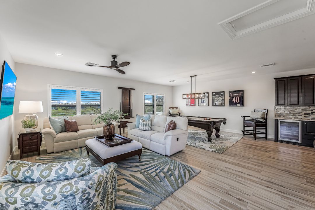 9071 Sorreno Ct, Naples, FL 34119