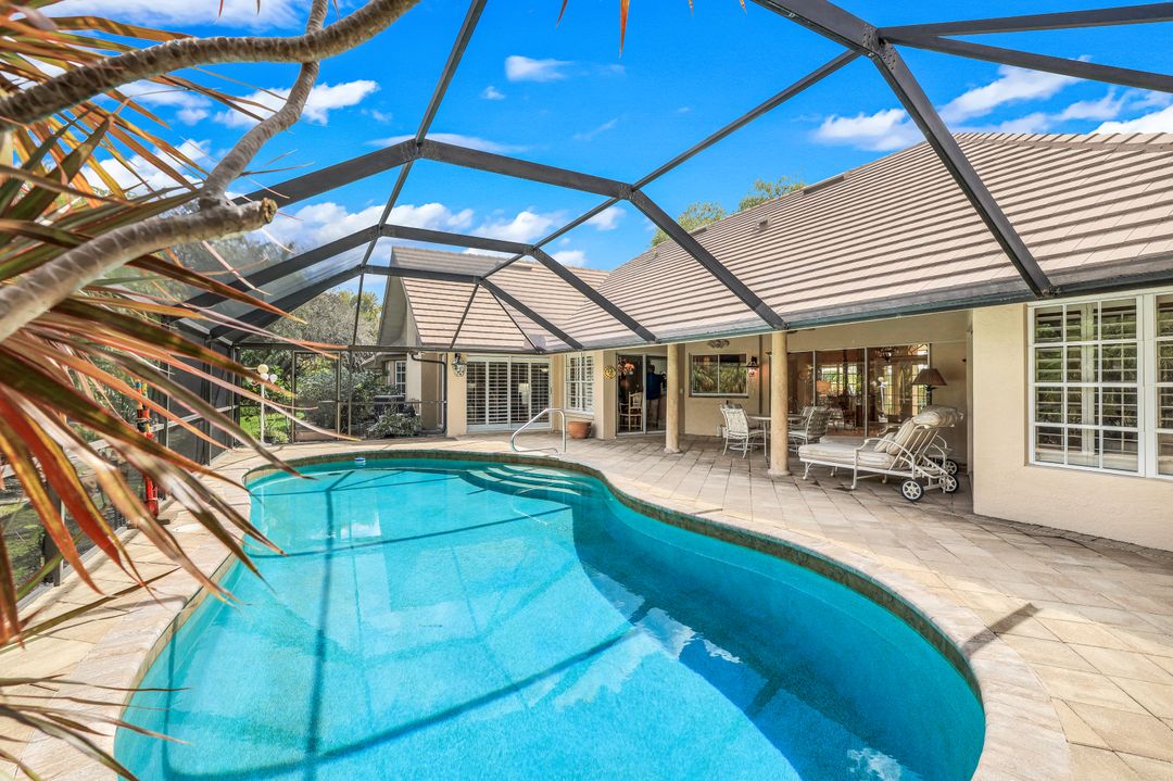 811 Pitch Apple Ln, Naples, FL 34108