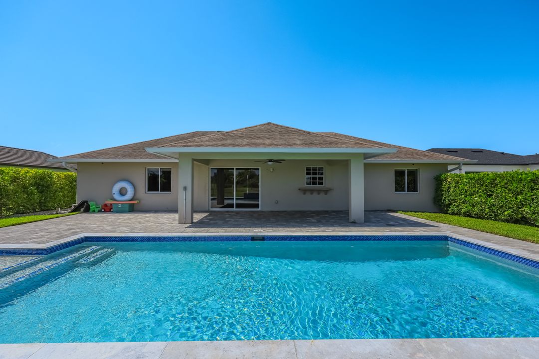 3857 39th Ave NE, Naples, FL 34120