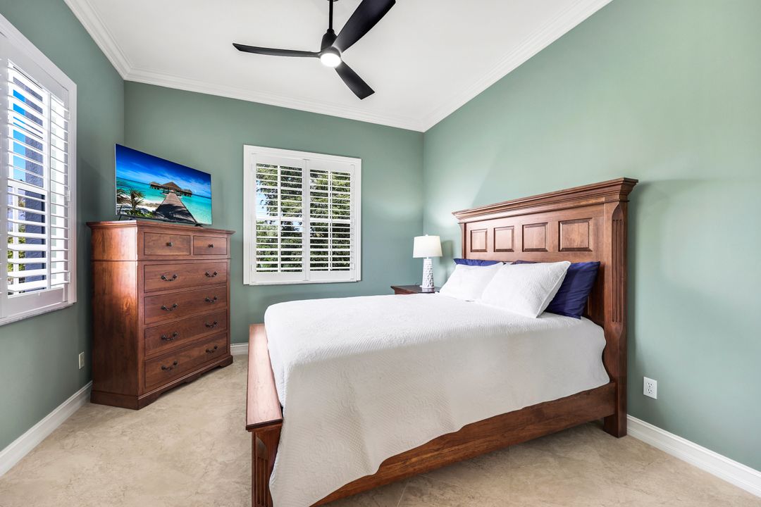 795 Bentwater Cir #204, Naples, FL 34108