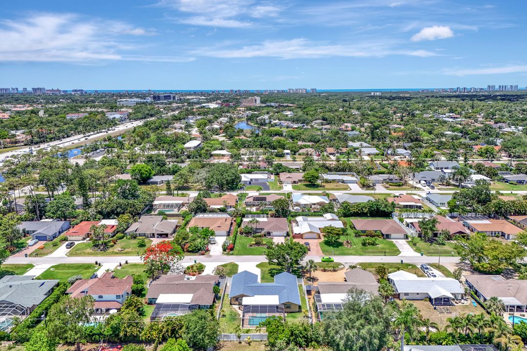 124 Flame Vine Dr, Naples, FL 34110