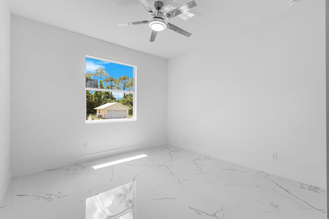 407 Columbus Ave, Lehigh Acres, FL 33972
