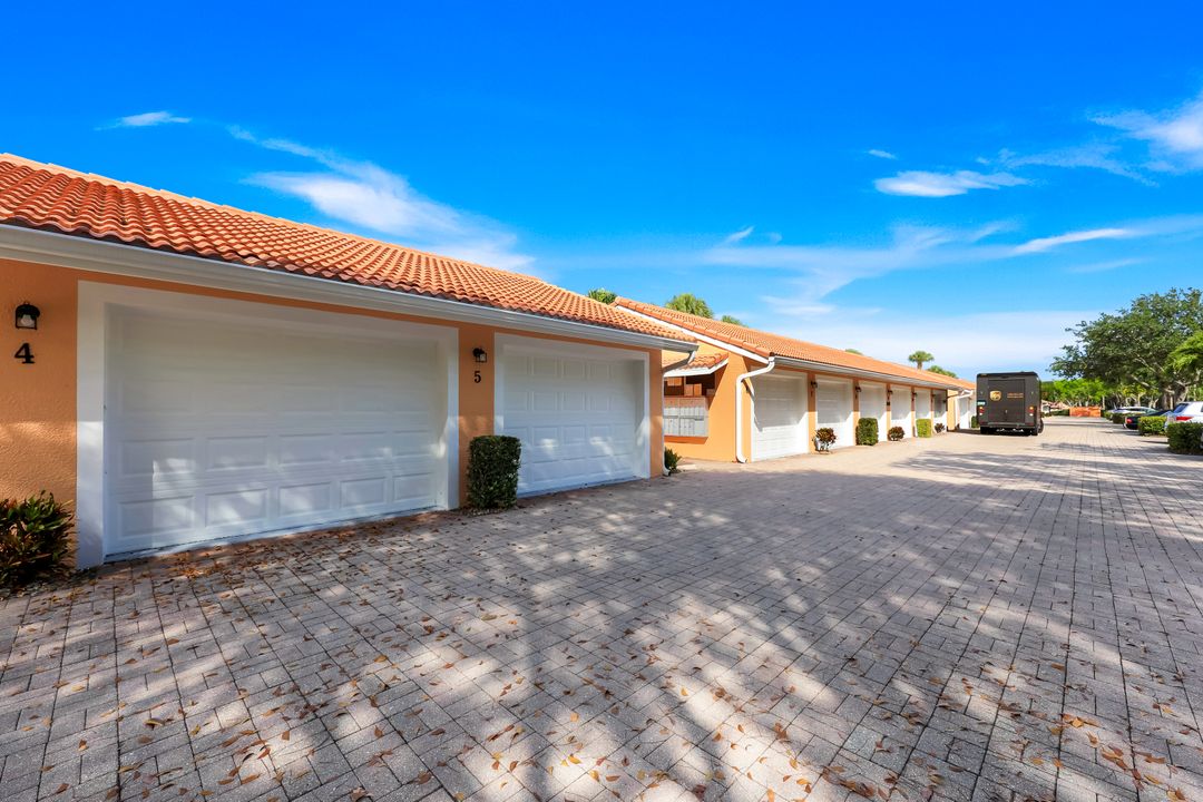 6830 Beach Resort Dr #4, Naples, FL 34114