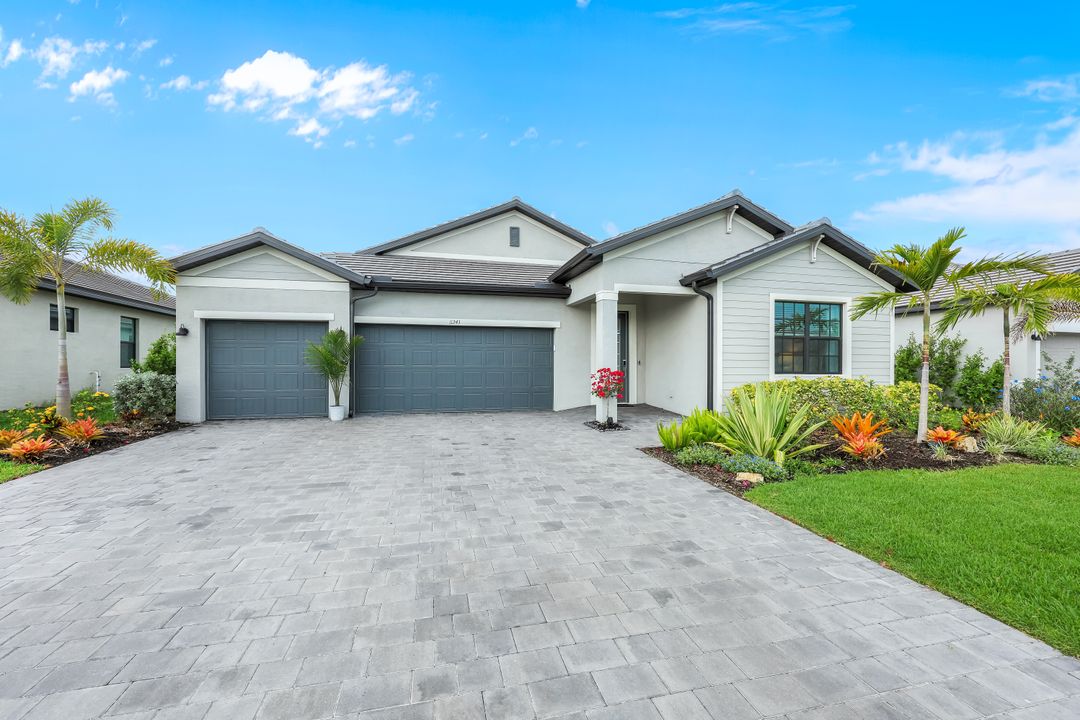 11243 Canopy Loop, Fort Myers, FL 33913