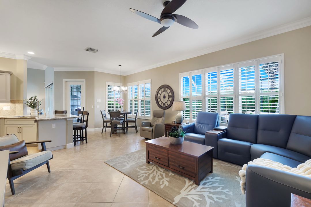 8223 Potomac Ln, Naples, FL 34104