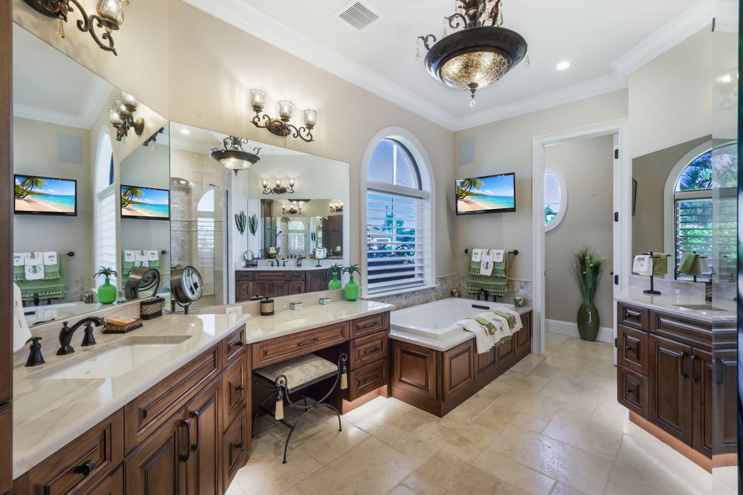 4108 NW 11th St, Cape Coral, FL 33993