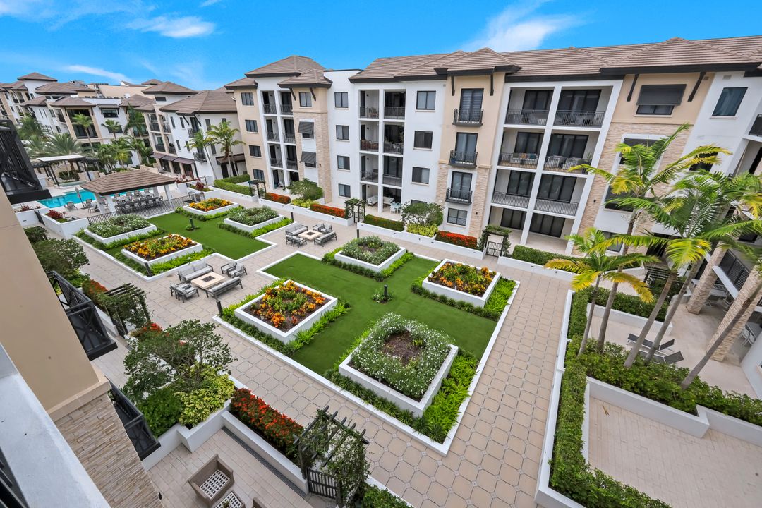 1135 3rd Ave S #518, Naples, FL 34102