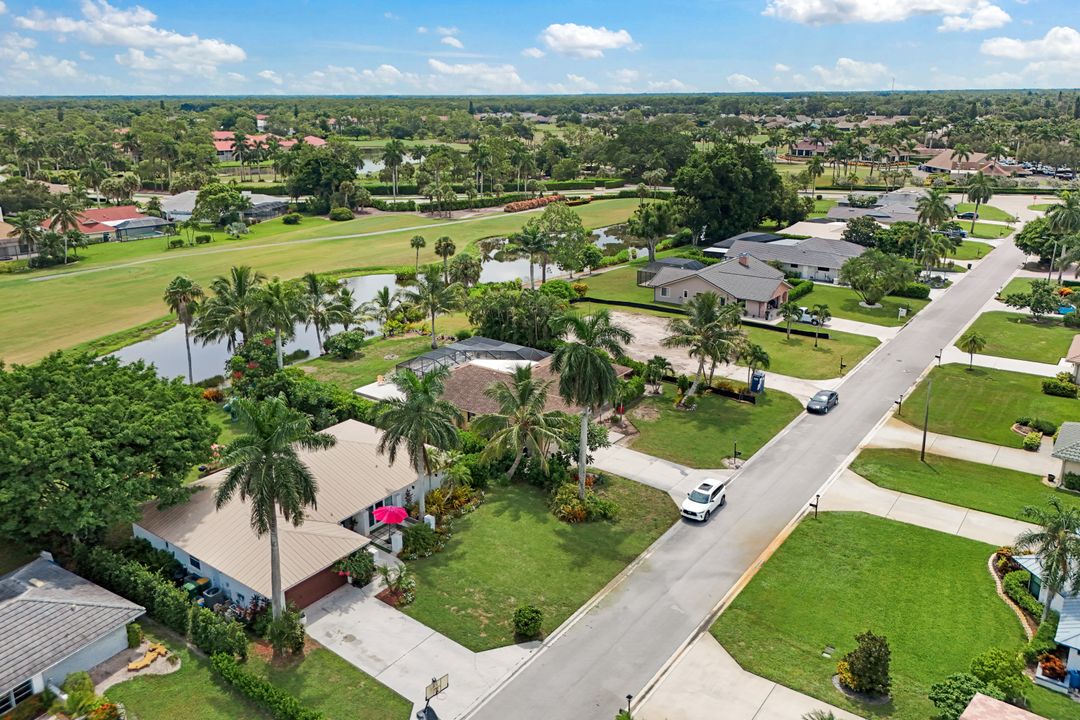 391 Torrey Pines Point, Naples, FL 34113