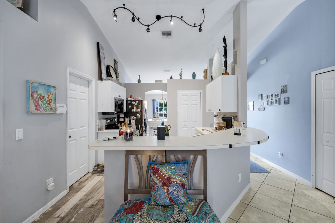 1006 SW 9th Ave, Cape Coral, FL 33991