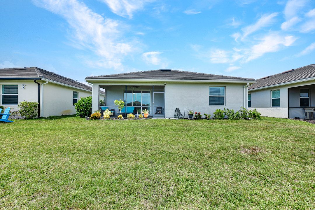 2622 Scarlet Wy, Naples, FL 34120
