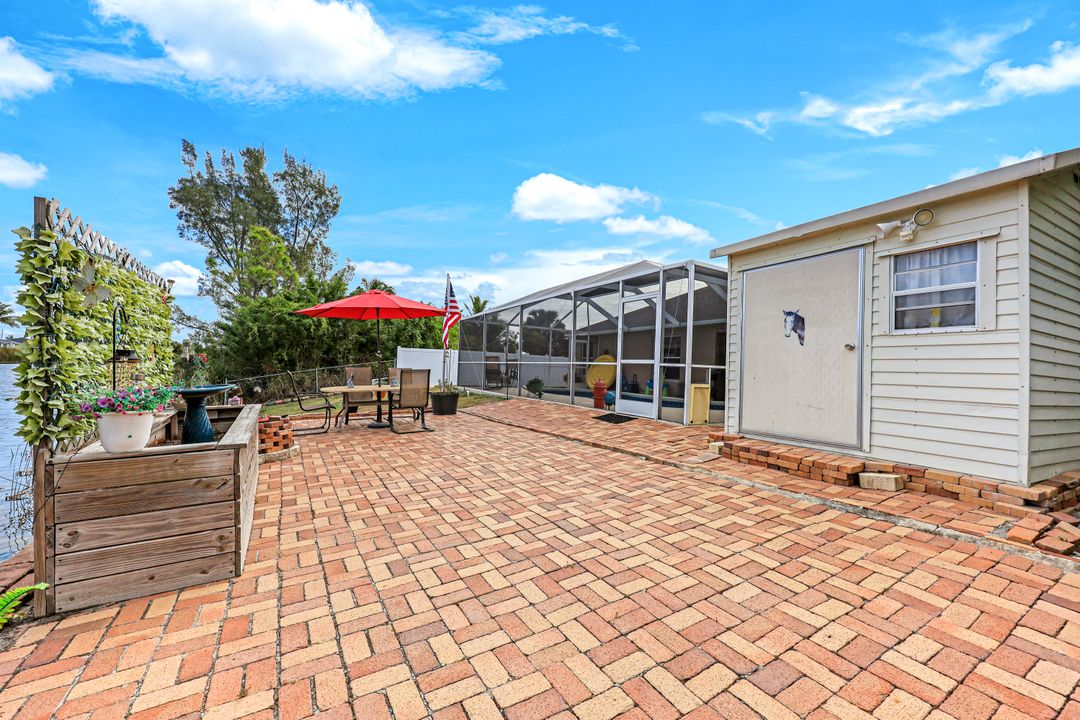 2427 NW 25th St, Cape Coral, FL 33993