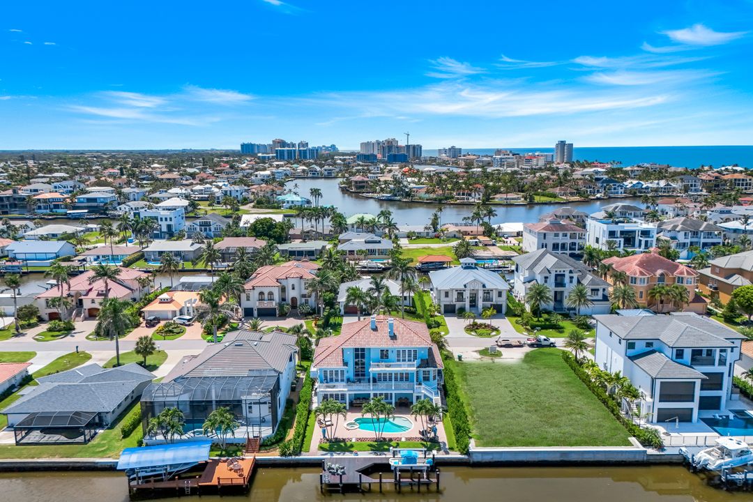 273 Egret Ave, Naples, FL 34108