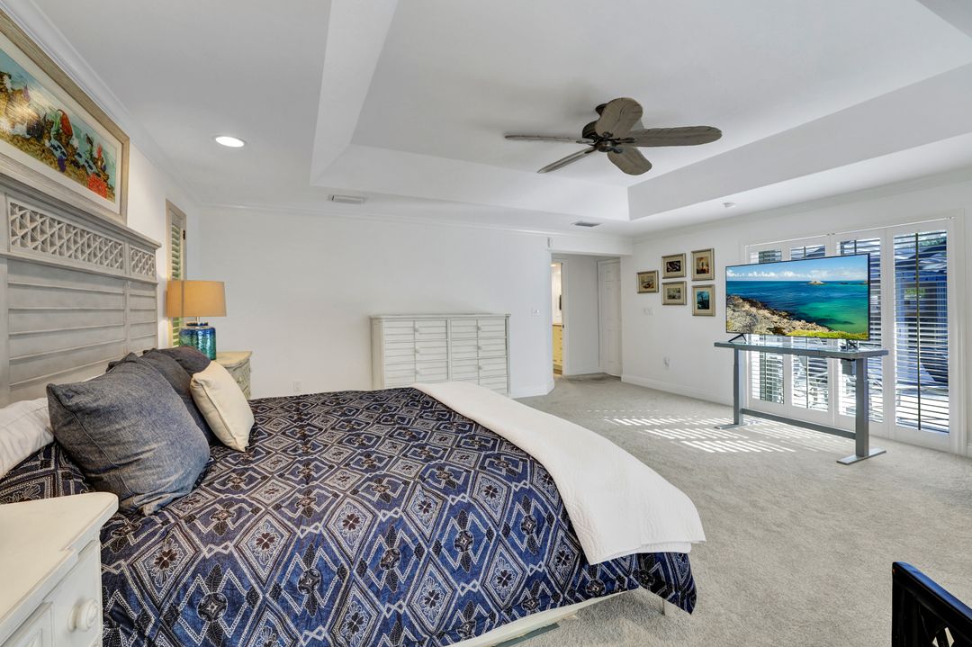 735 Old Trail Dr, Naples, FL 34103