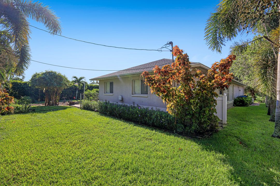 911 SE 20th St, Cape Coral, FL 33990