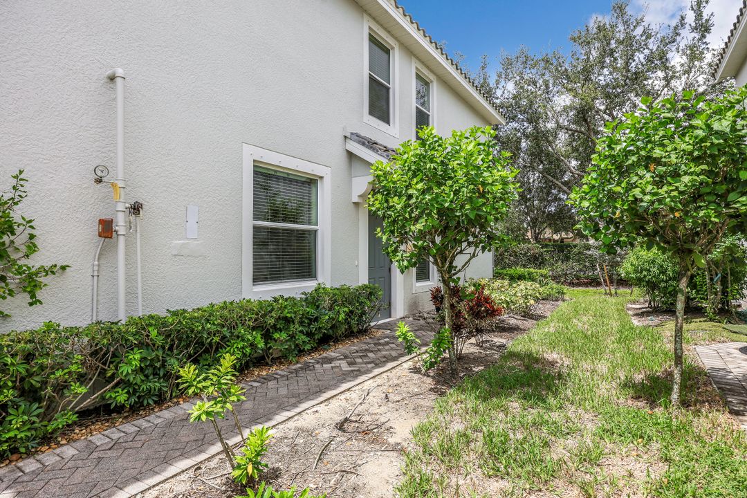 16162 Ravina Way #65, Naples, FL 34110