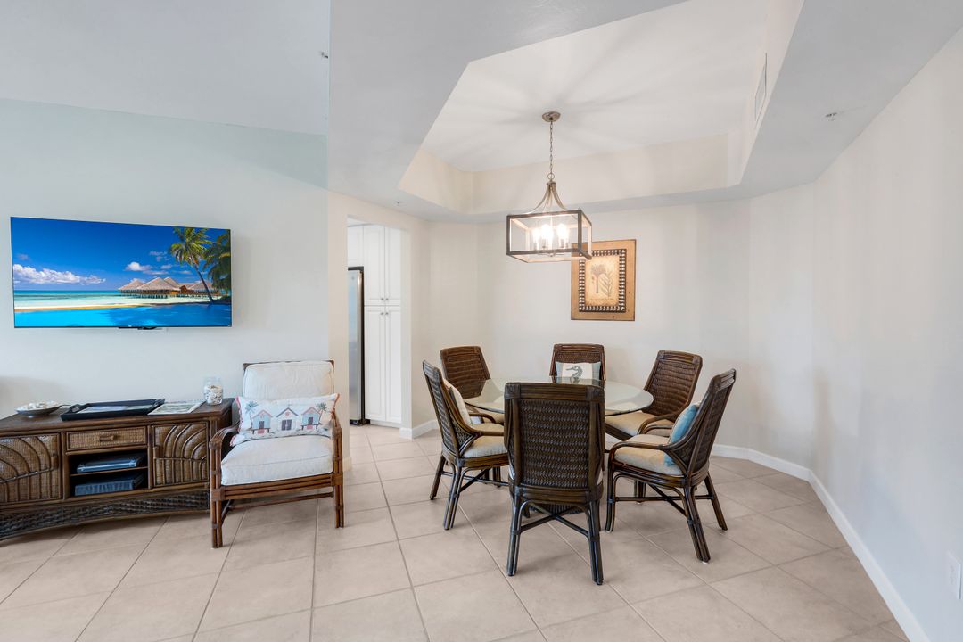 300 Dunes Blvd #203, Naples, FL 34110