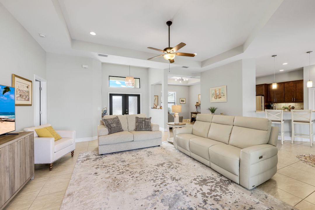 401 NE 19th Pl, Cape Coral, FL 33909