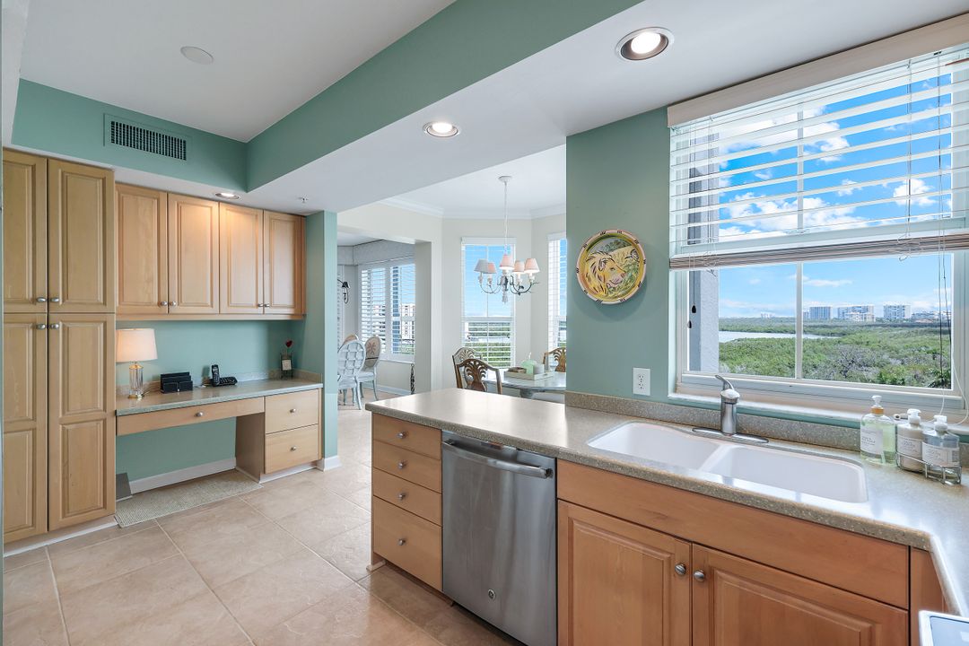 315 Dunes Blvd #707, Naples, FL 34110