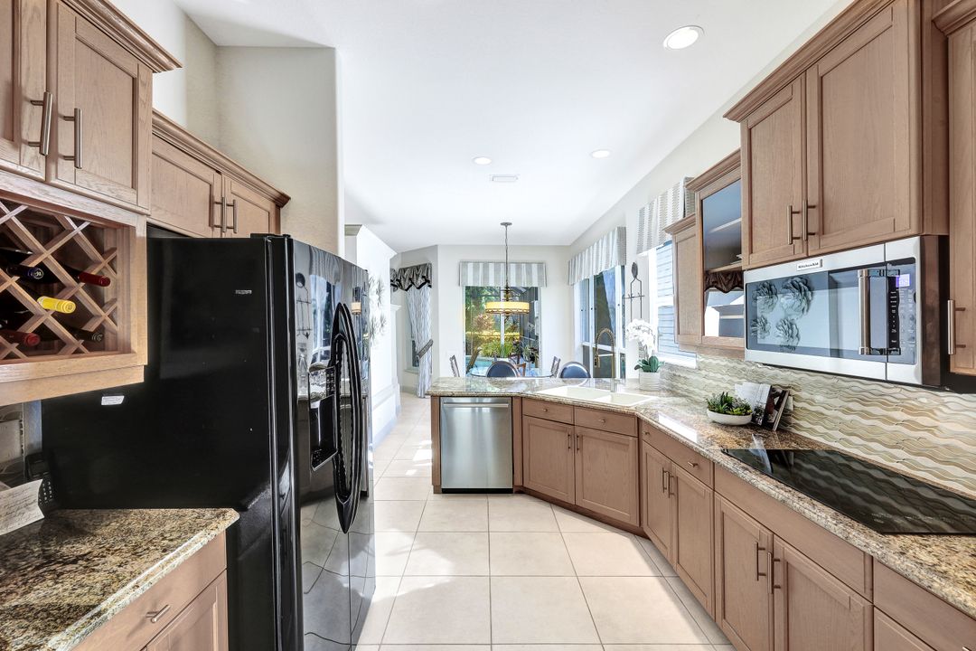 1769 Ivy Pointe Ct, Naples, FL 34109