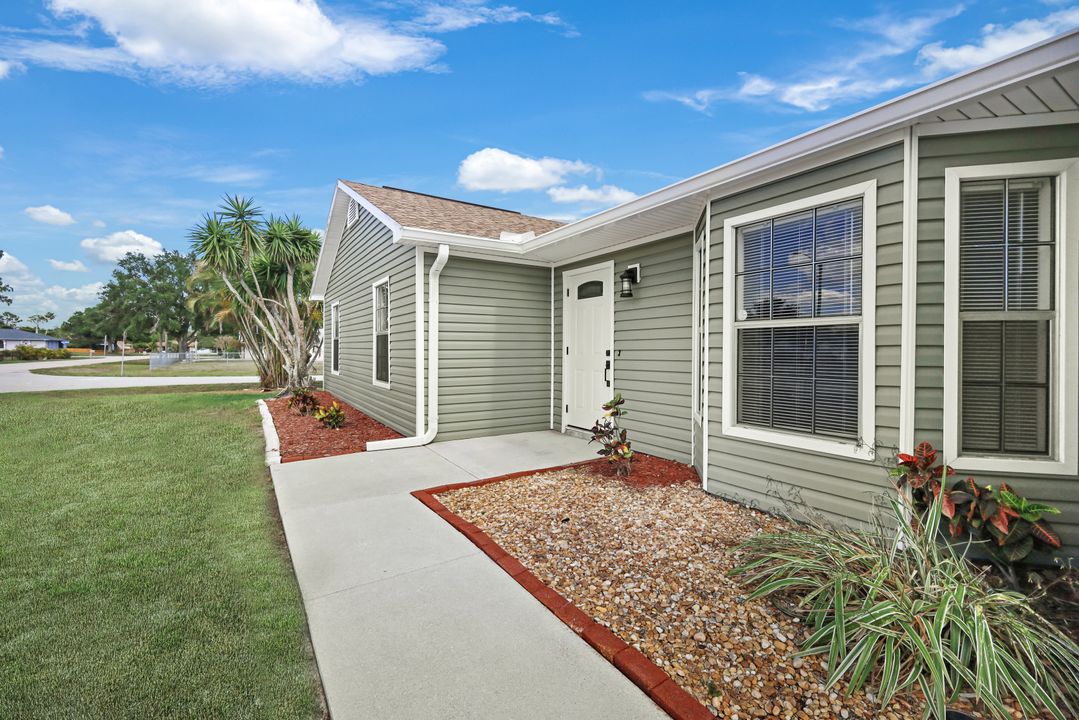 8440 Pennsylvania Blvd, Fort Myers, FL 33967