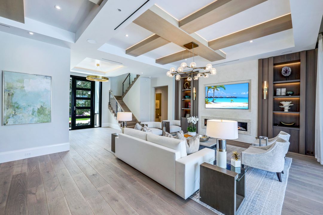 403 Neapolitan Way, Naples, FL 34103