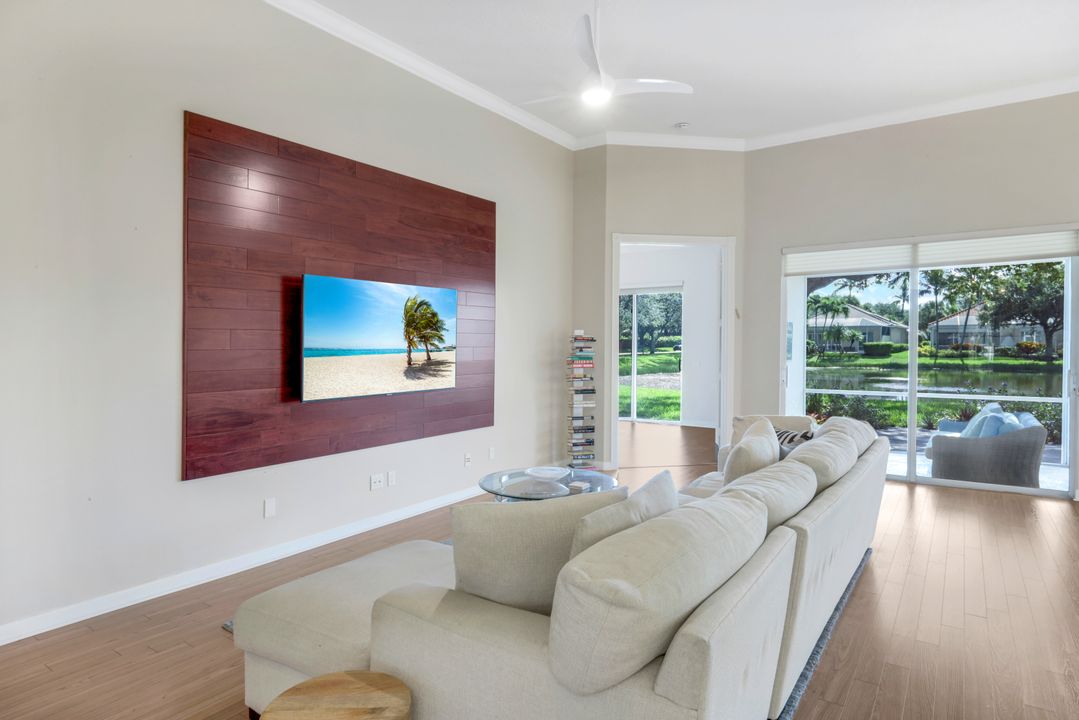 4772 Martinique Wy, Naples, FL 34119