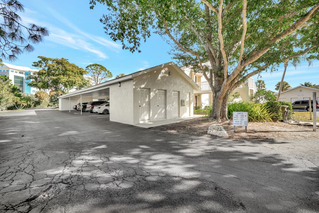 910 Vanderbilt Beach Rd #325, Naples, FL 34108