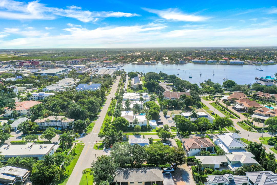 780 10th Ave S #5, Naples, FL 34102