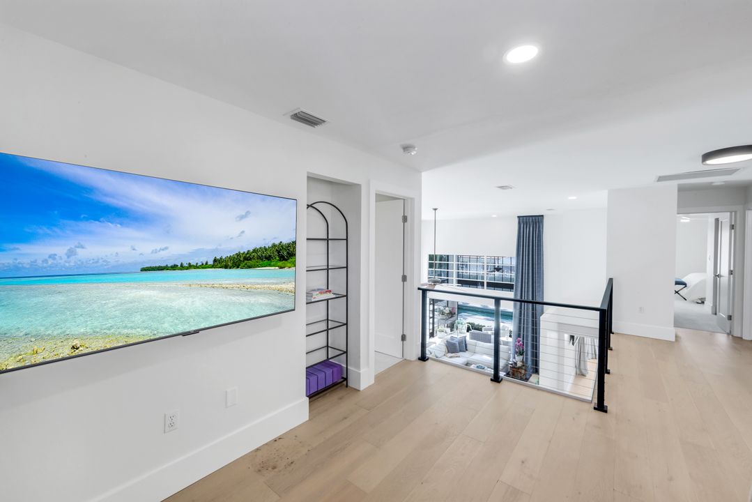 2128 Paget Cir, Naples, FL 34112