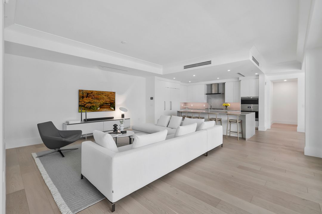 1130 3rd Ave S #105, Naples, FL 34102