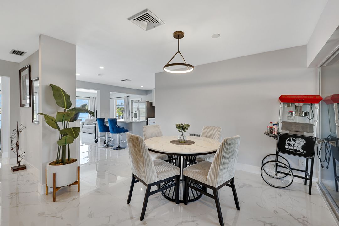 4530 Vinsetta Ave, North Fort Myers, FL 33903